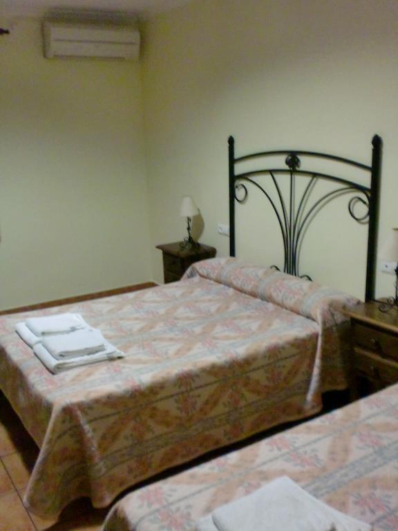 Hostal Las Tres Jotas Alcaracejos Δωμάτιο φωτογραφία
