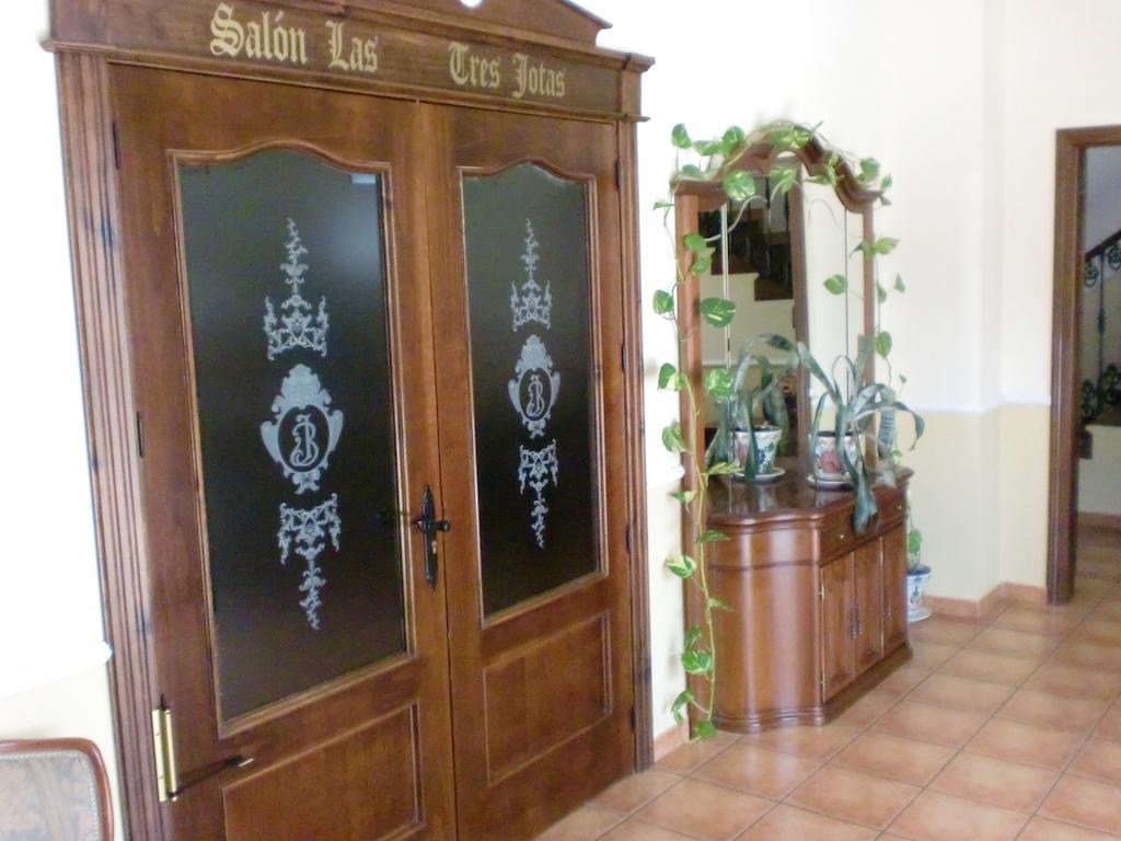 Hostal Las Tres Jotas Alcaracejos Εξωτερικό φωτογραφία